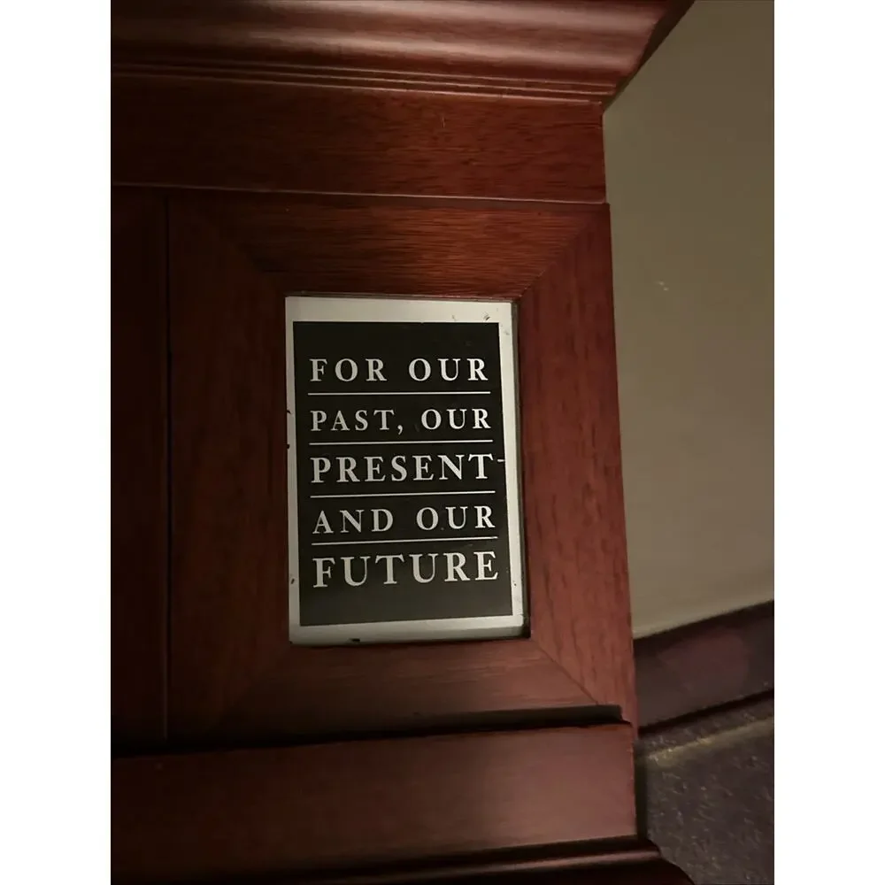 Free-Standing‎ Wood Three-in-One Picture Frame: (1) 4